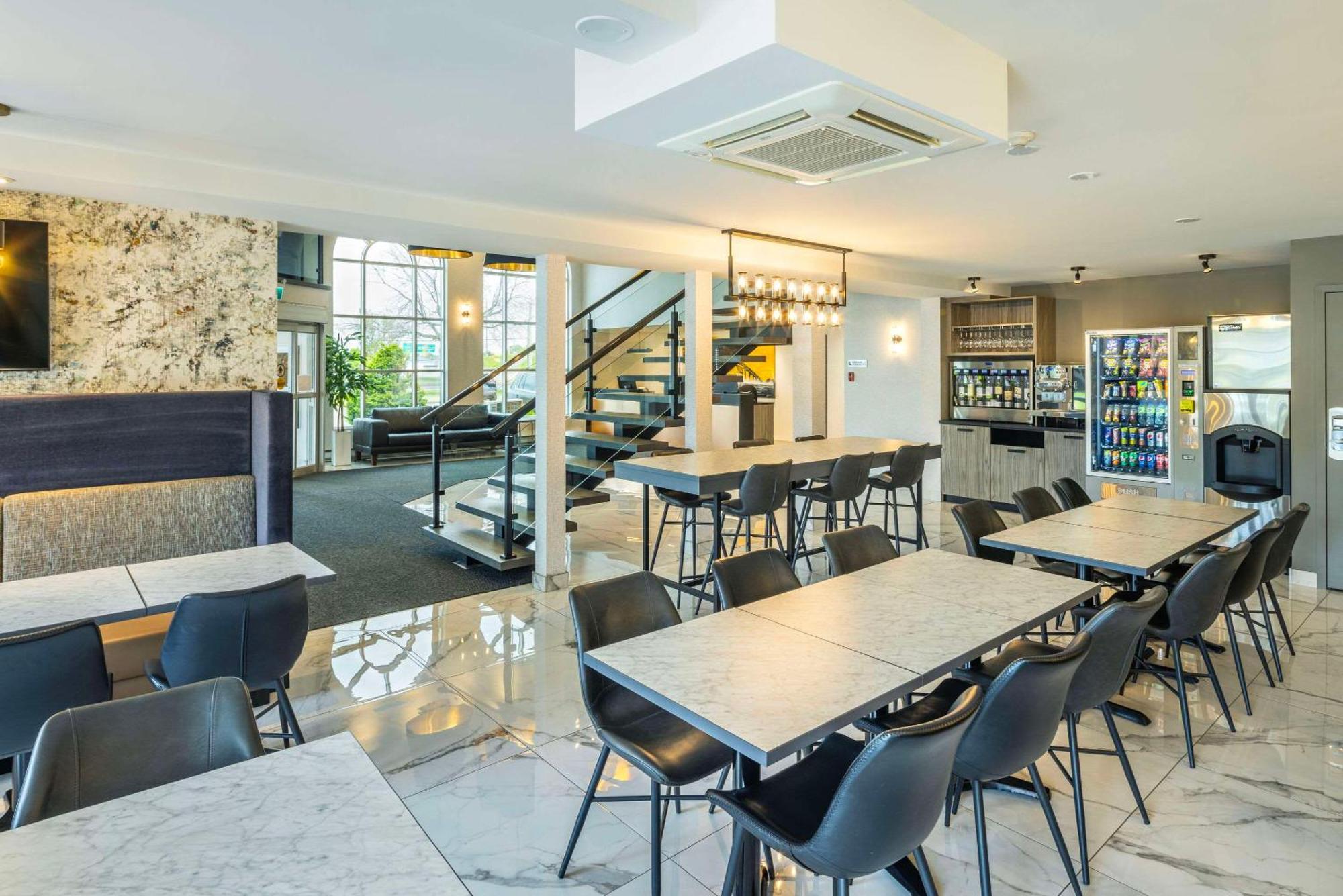 Les Suites De Laviolette Ascend Hotel Collection Trois-Rivières Εξωτερικό φωτογραφία